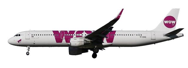 Landing aircraft Wow Airlines