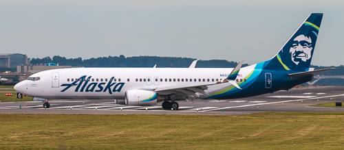 Alaska Airlines 737 departing